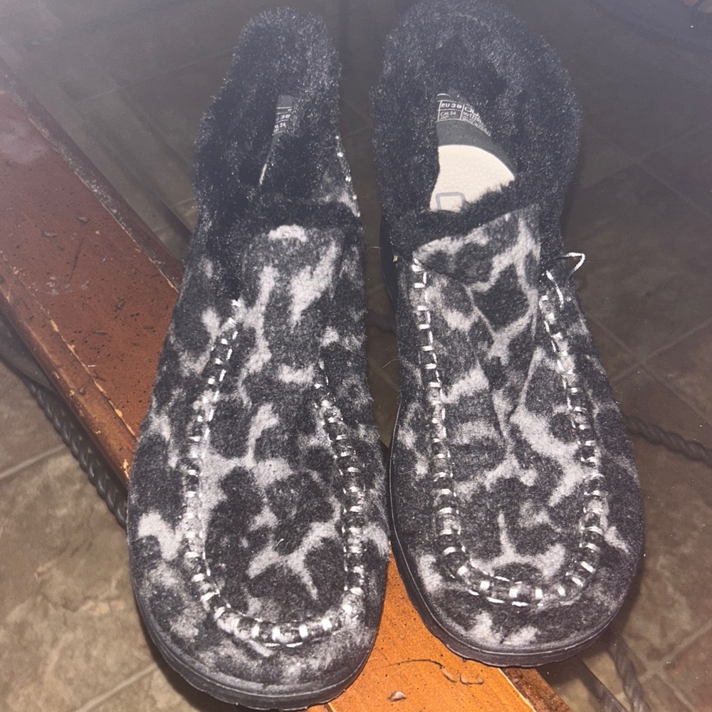 Hey Dude Denny Boots black Cheetah print sz 7 women’s preowned great condition